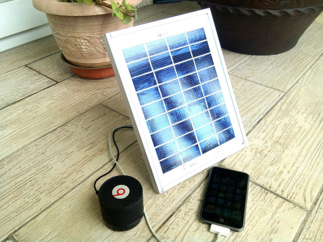 DIY, Solar, Phone Charger, Survival, Do It Yourself, Emergency Charger